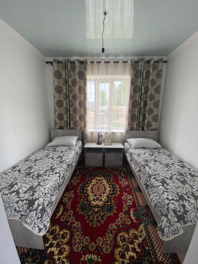Guest House Baytur Kochkor ภายนอก รูปภาพ