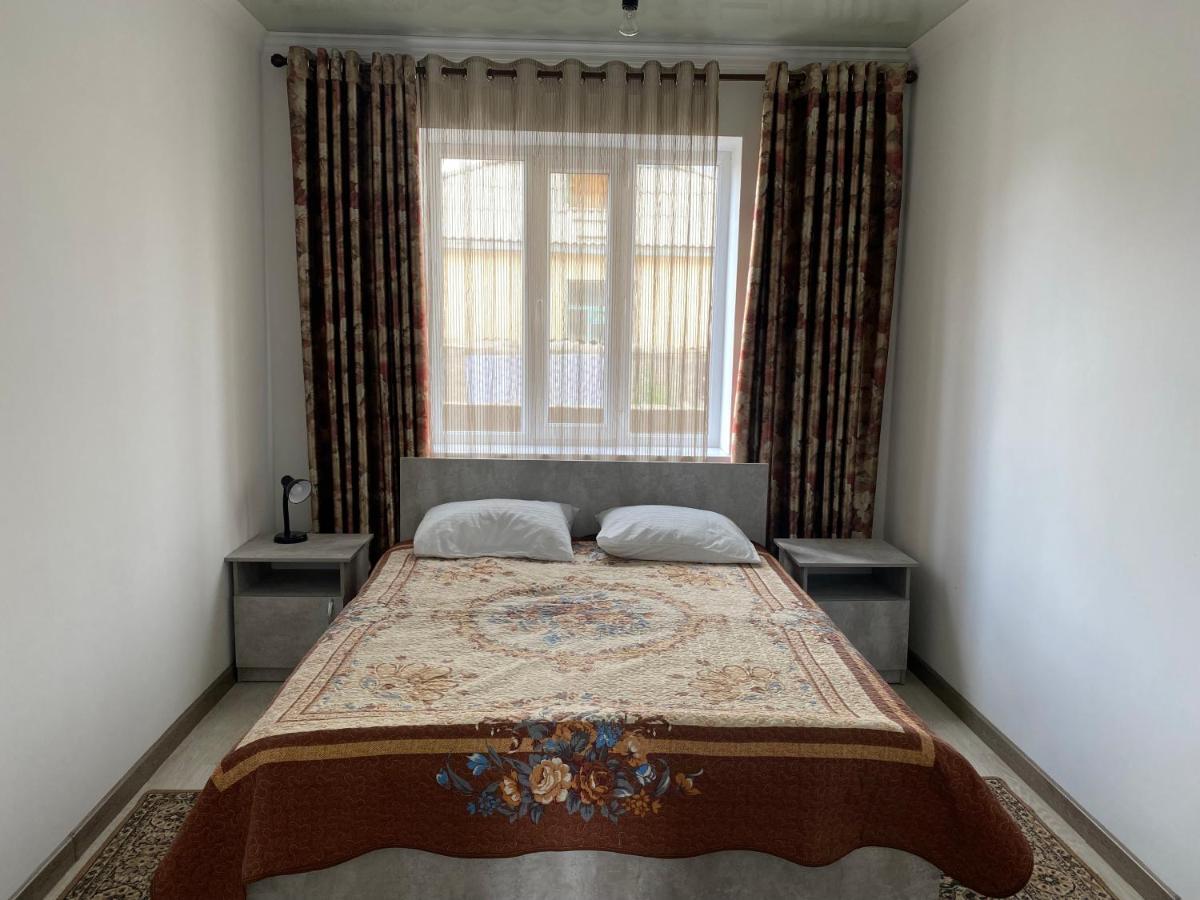Guest House Baytur Kochkor ภายนอก รูปภาพ