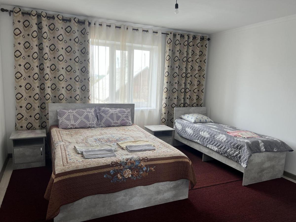 Guest House Baytur Kochkor ภายนอก รูปภาพ