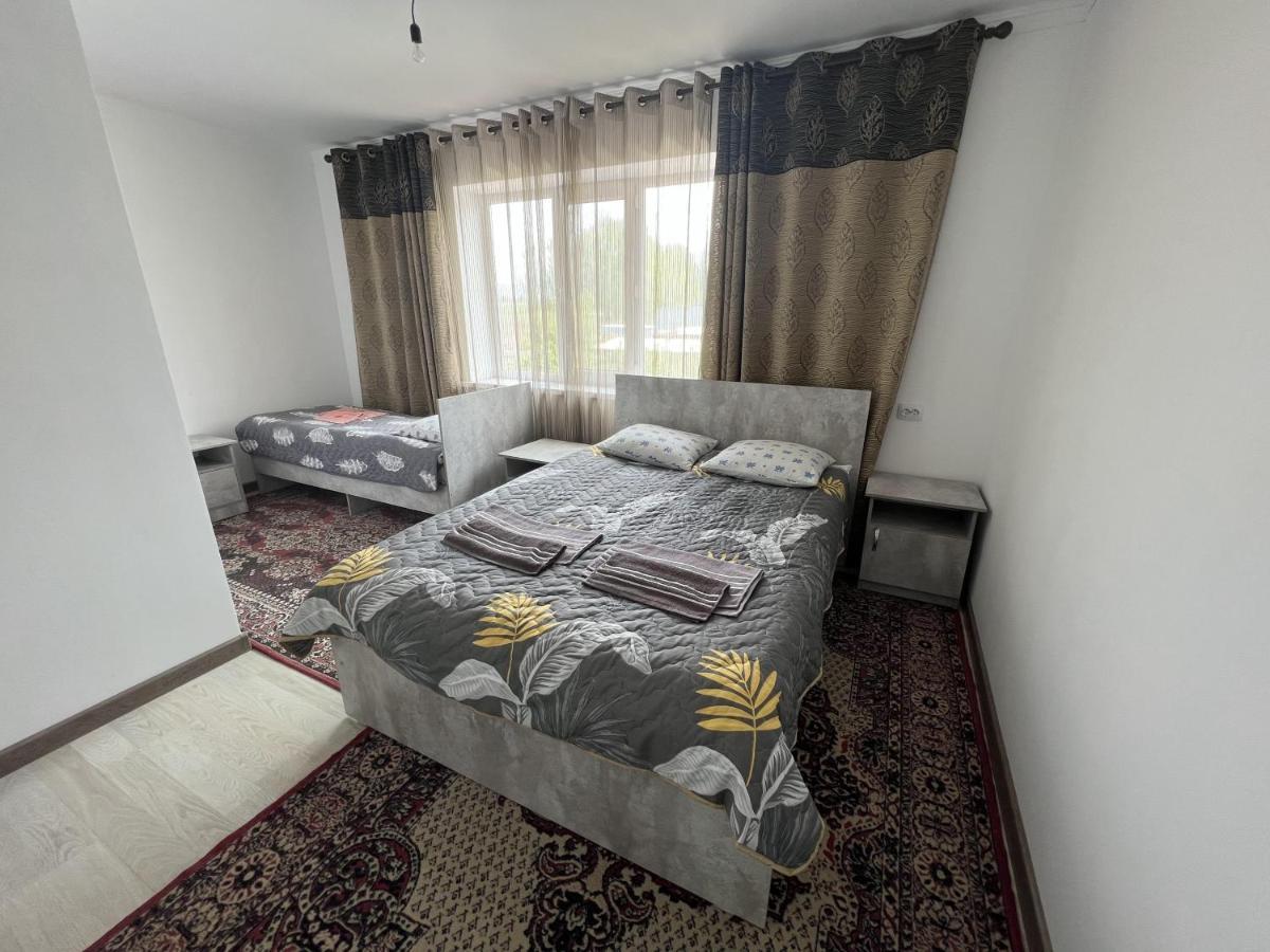 Guest House Baytur Kochkor ภายนอก รูปภาพ