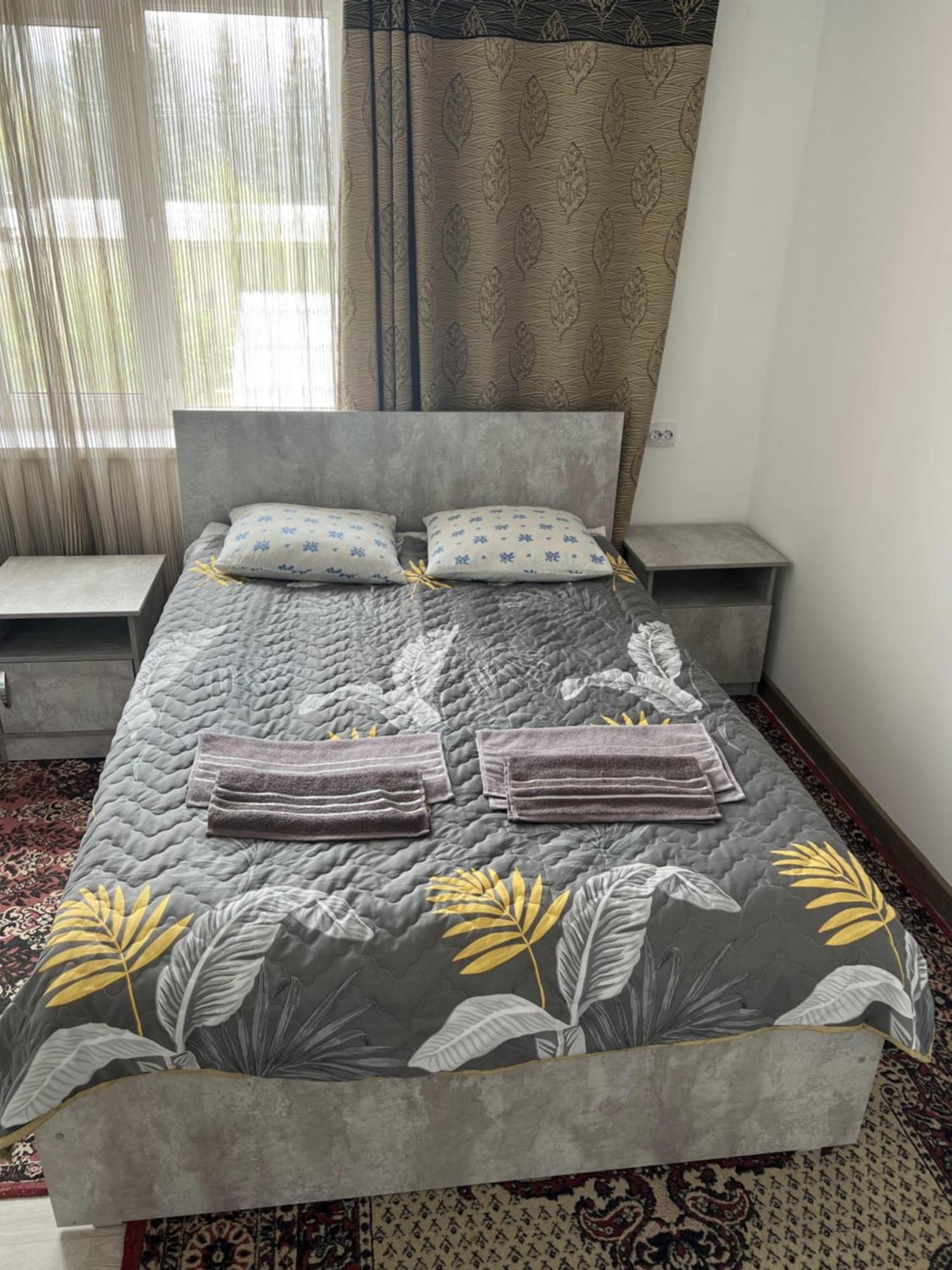 Guest House Baytur Kochkor ภายนอก รูปภาพ