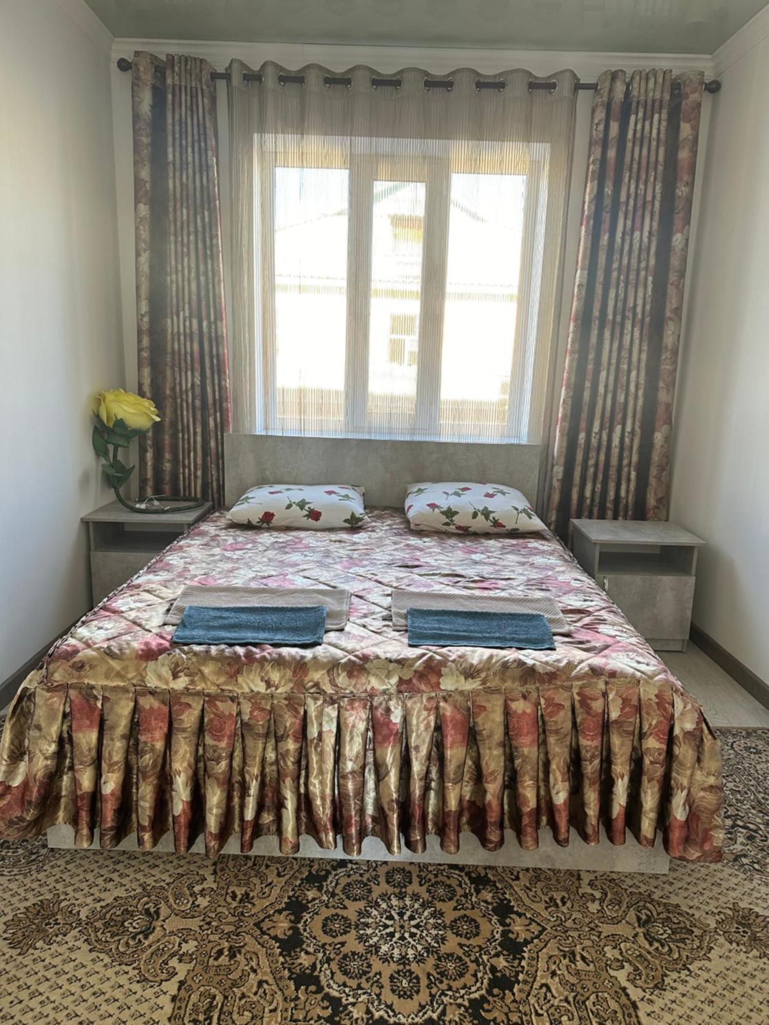 Guest House Baytur Kochkor ภายนอก รูปภาพ